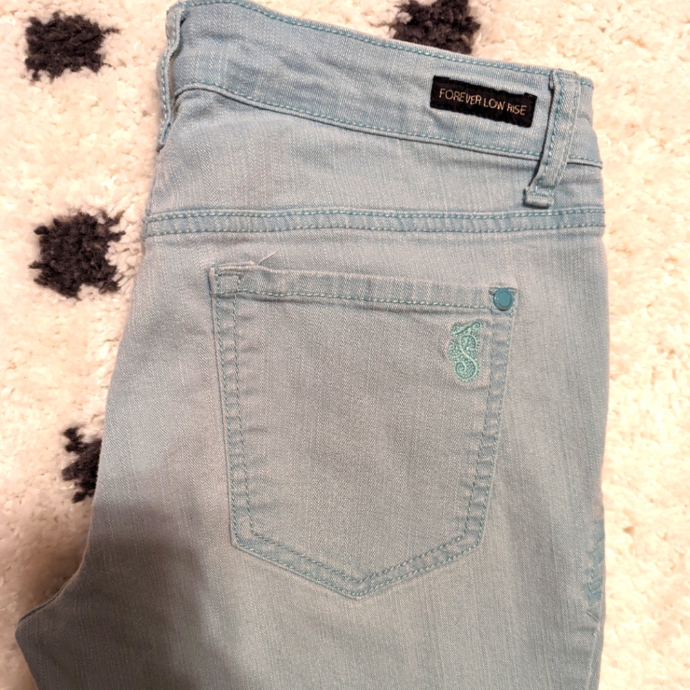 Jessica Simpson Jeans - Picture 2 of 10